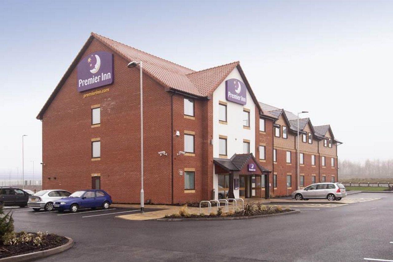 Premier Inn Ръджли Екстериор снимка