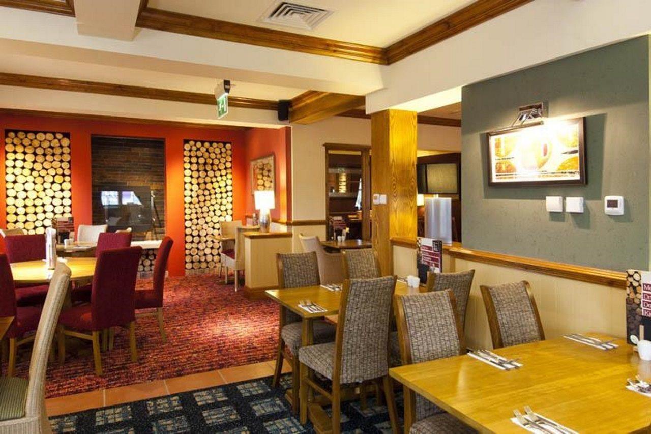 Premier Inn Ръджли Екстериор снимка