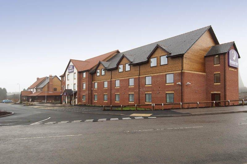 Premier Inn Ръджли Екстериор снимка