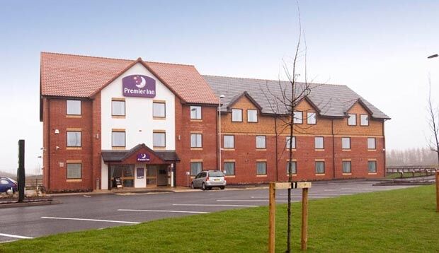 Premier Inn Ръджли Екстериор снимка